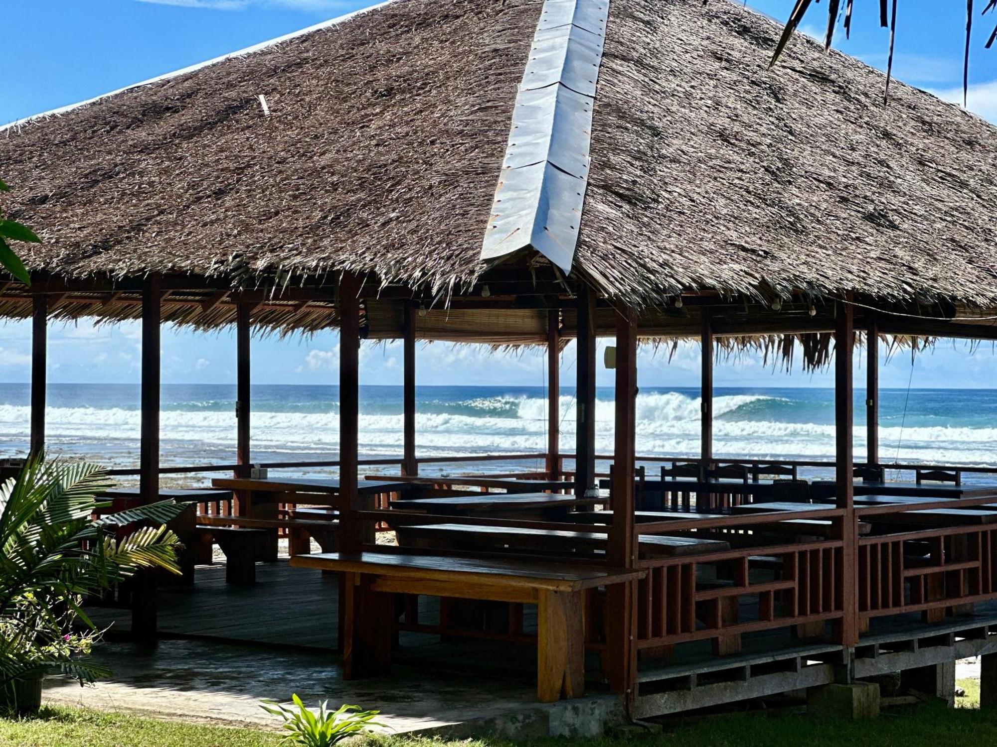 Baturundung Surf Resort Naibos Kültér fotó
