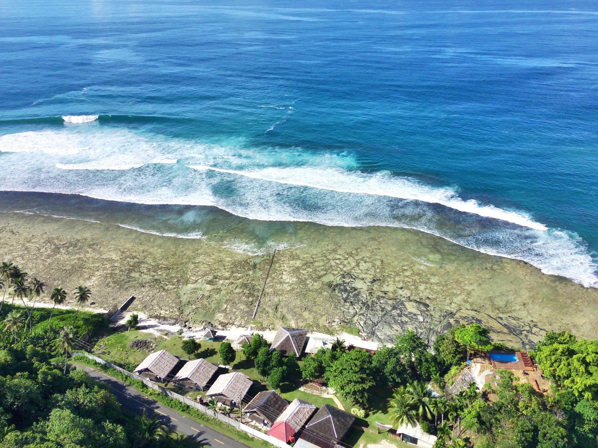 Baturundung Surf Resort Naibos Kültér fotó
