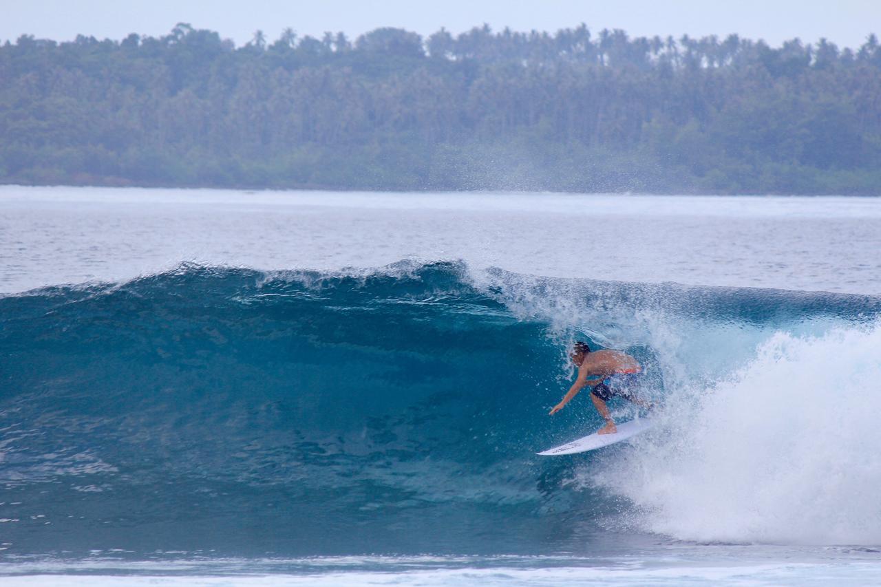 Baturundung Surf Resort Naibos Kültér fotó