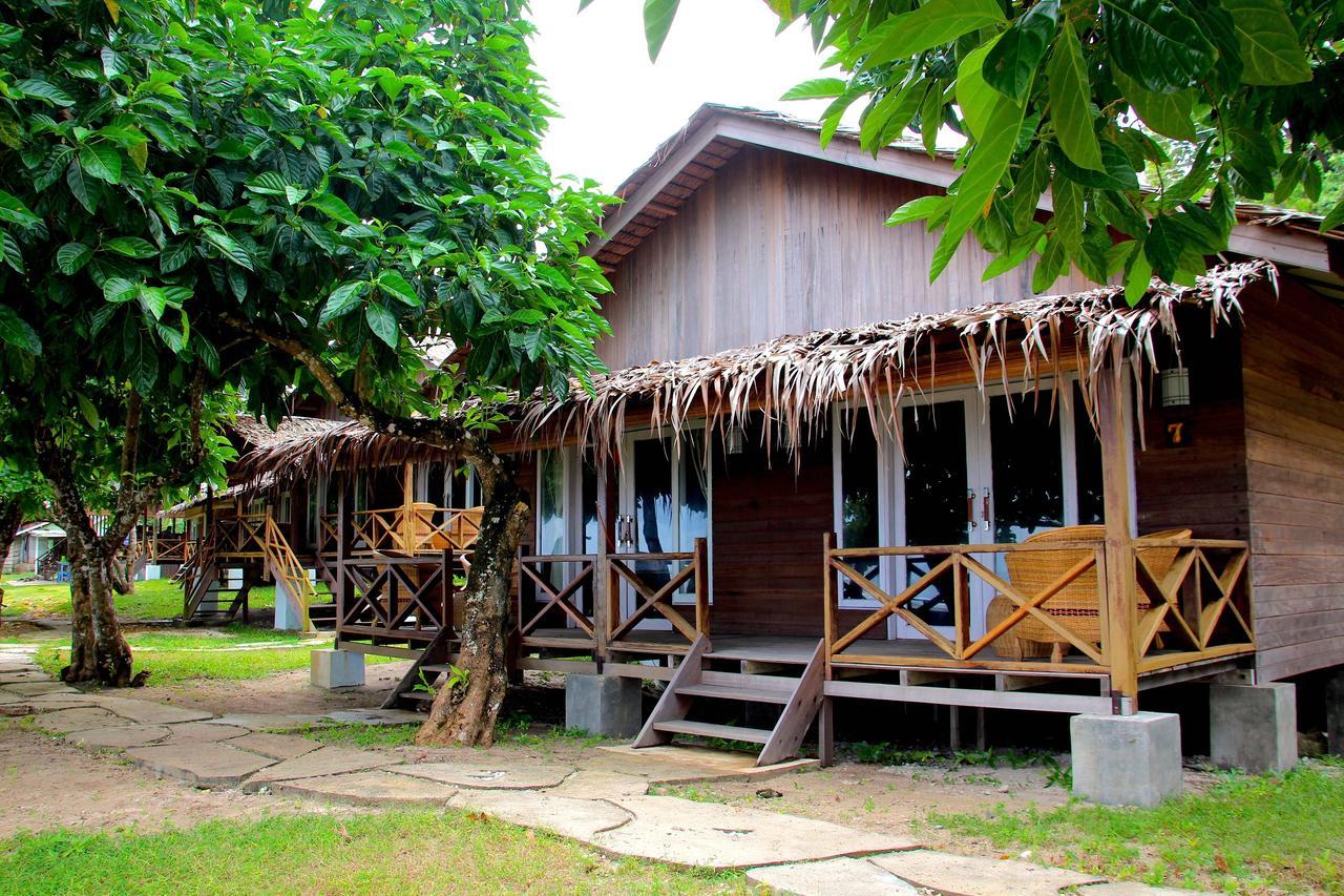 Baturundung Surf Resort Naibos Kültér fotó