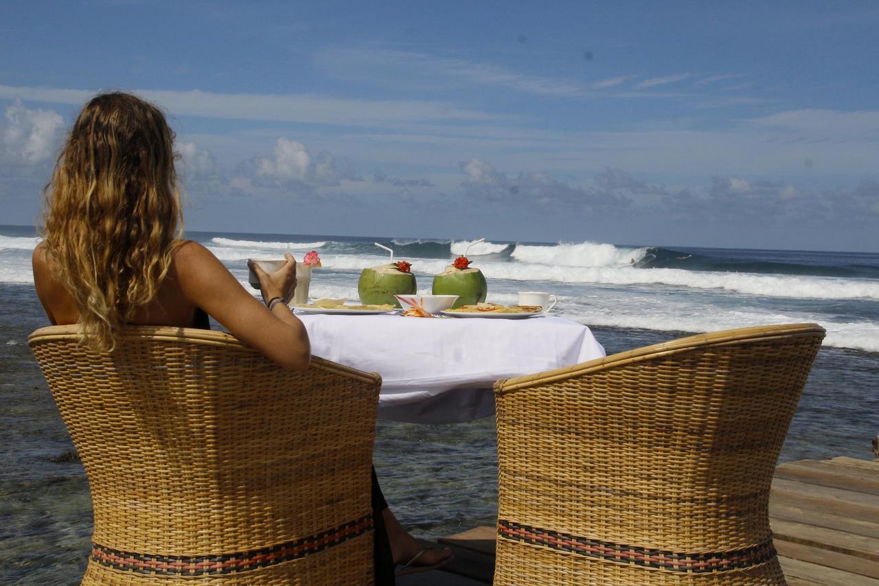 Baturundung Surf Resort Naibos Kültér fotó