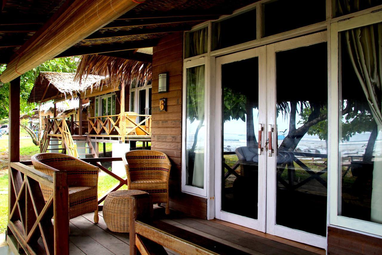 Baturundung Surf Resort Naibos Kültér fotó