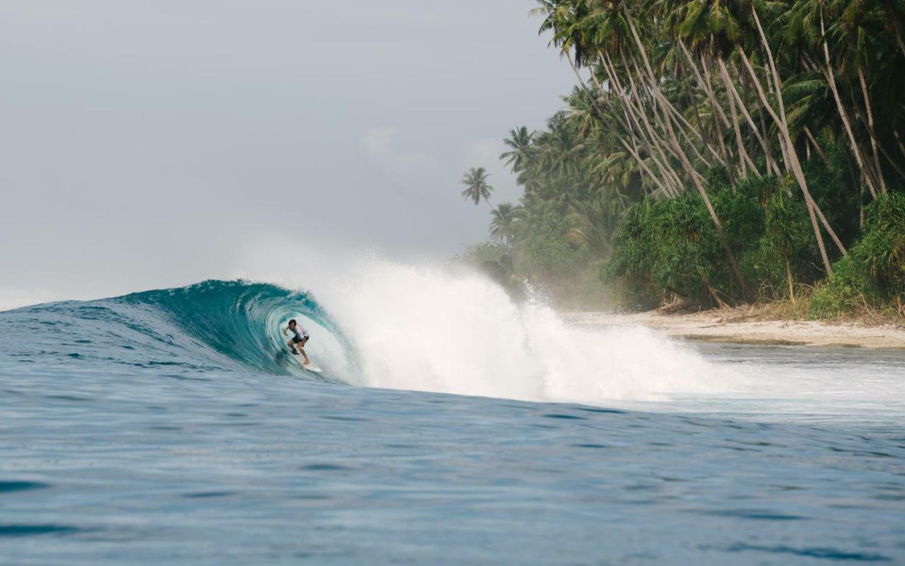 Baturundung Surf Resort Naibos Kültér fotó