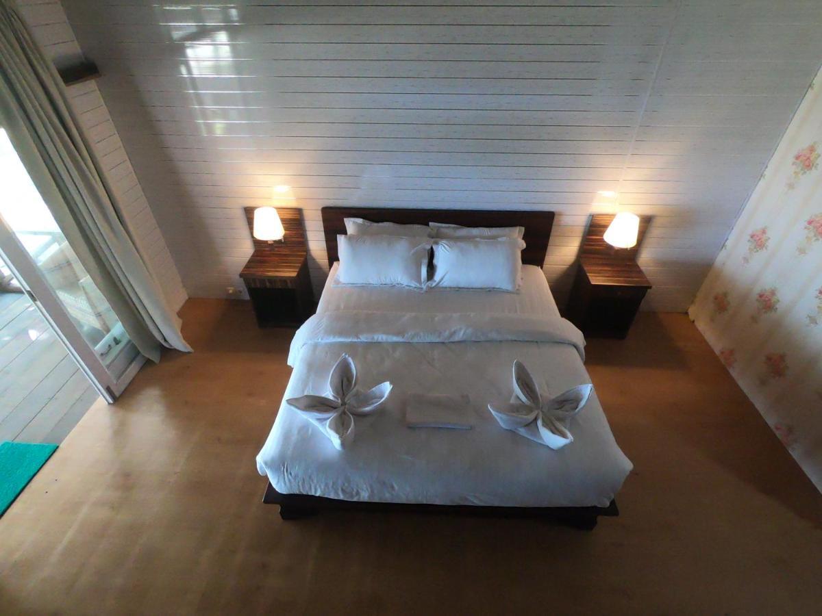 Baturundung Surf Resort Naibos Kültér fotó